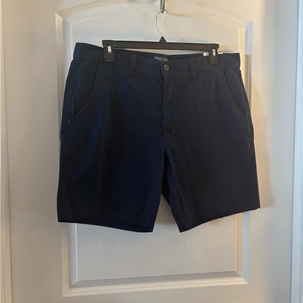 Men's St John’s Bay Navy Blue Shorts Sz 38 NWT